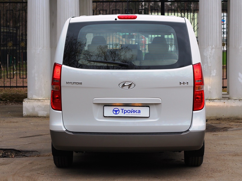 Прокат Hyundai Grand Starex (H1) 2.5 CRDi AT в Москве