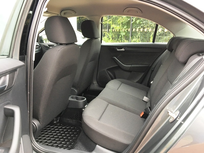 Volkswagen Polo лифтбек  аренда в Москве