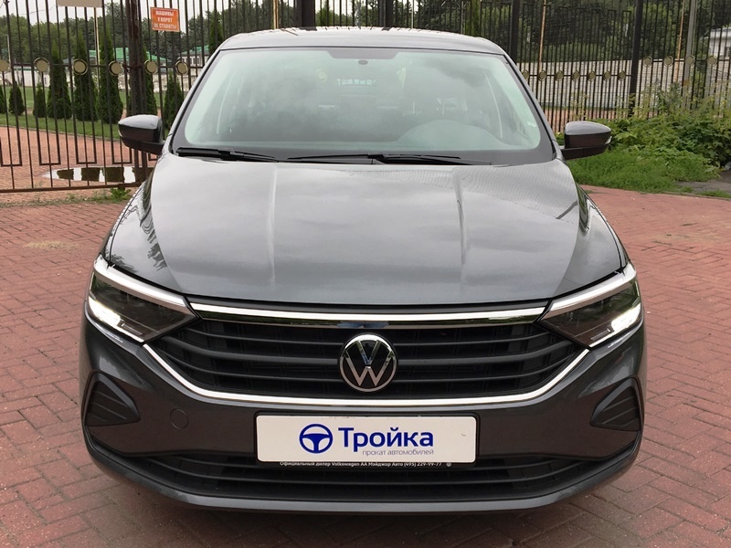 Volkswagen Polo лифтбек  автомобиль в аренду