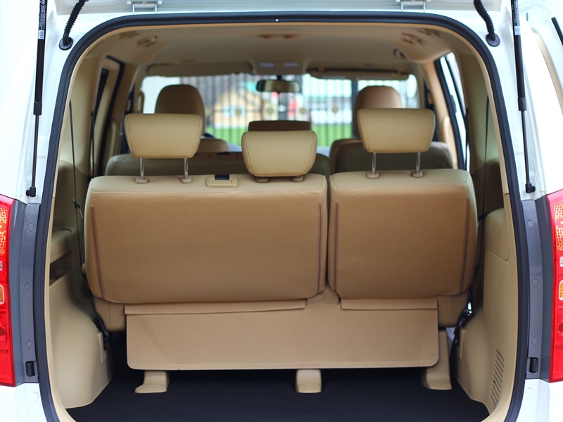 Hyundai Grand Starex (H1) 2.5 CRDi AT автомобиль в аренду