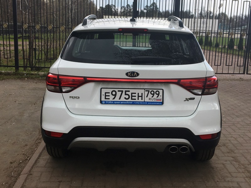 Прокат Kia Rio X-Line AT в Москве