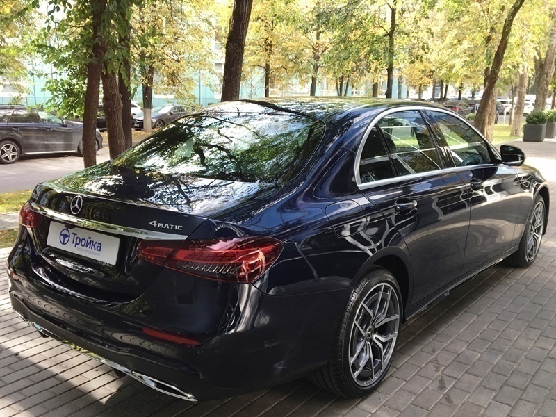 Mercedes E220d 4MATIC AMG rest. автомобиль в аренду
