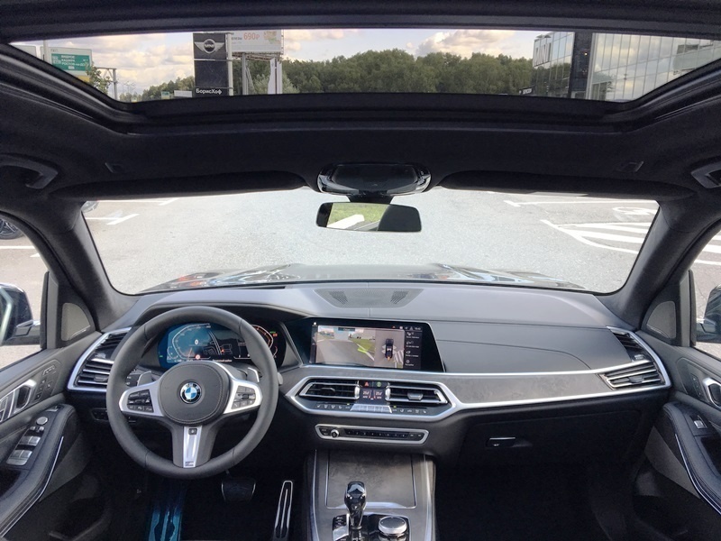 BMW X7 M Sport Pro автомобиль в аренду