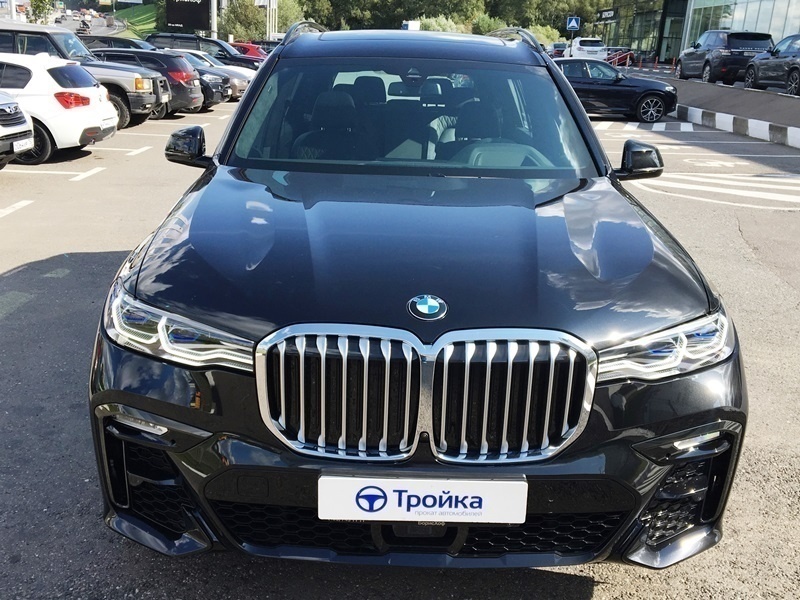 BMW X7 M Sport Pro взять машину в аренду