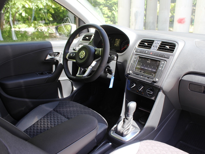 Volkswagen Polo sedan AT напрокат