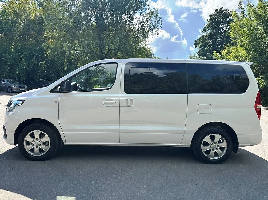 Hyundai Grand Starex 7 seats 4x4