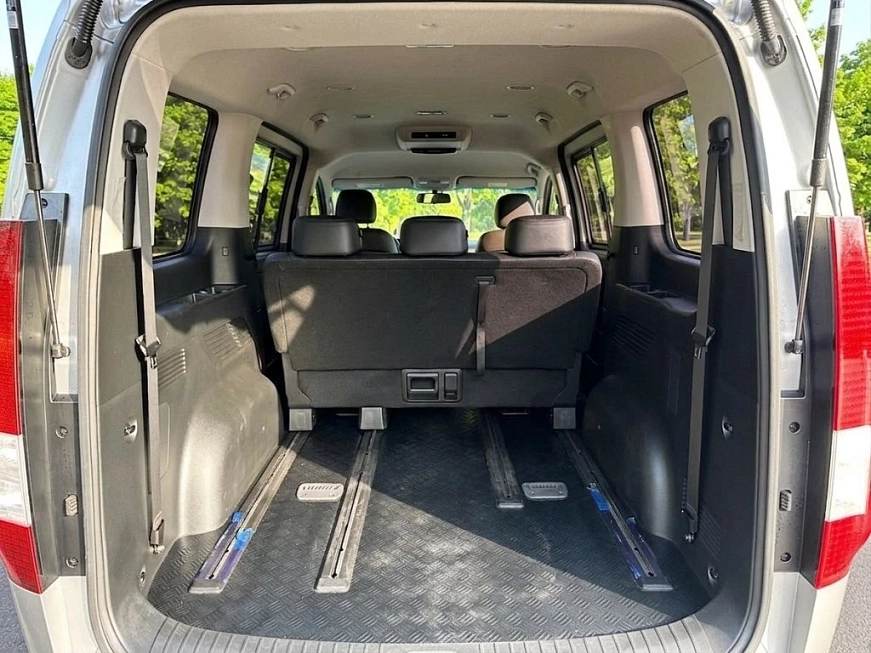Hyundai Staria 8 seats 4x4 аренда в Москве