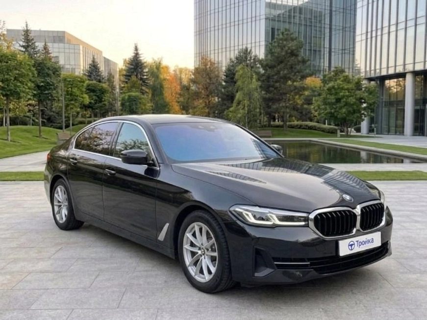 BMW 520d X-Drive G30 rest. аренда в Москве