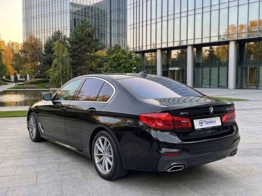 BMW 520d X-Drive G30 rest. взять машину в аренду