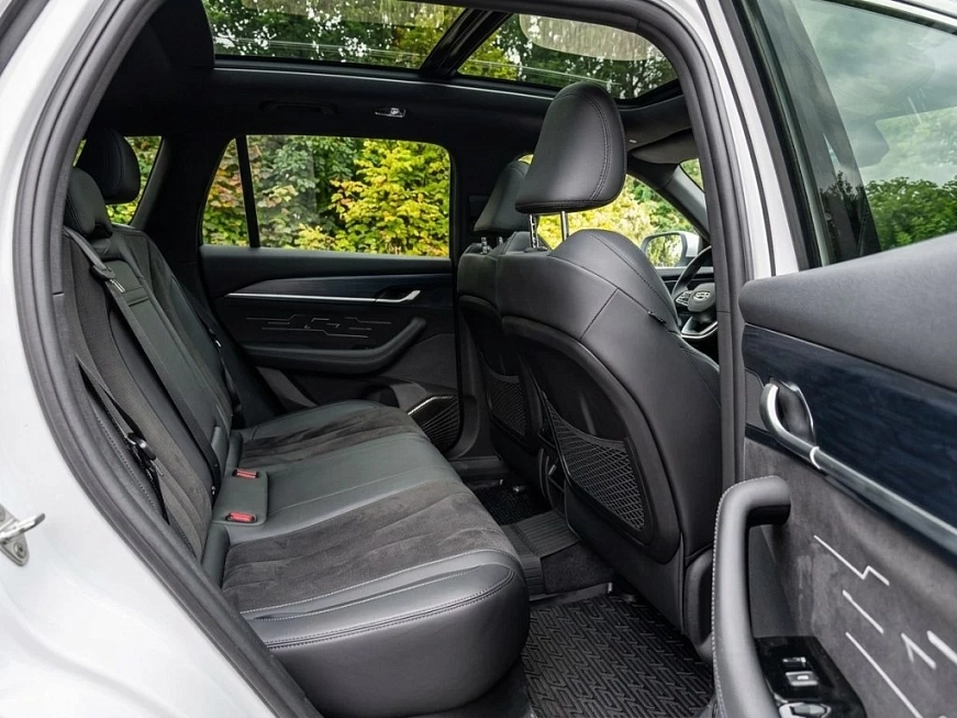 Geely Monjaro Exclusive взять машину в аренду
