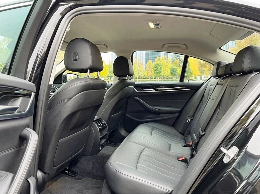 BMW 520d X-Drive G30 rest. цена аренды