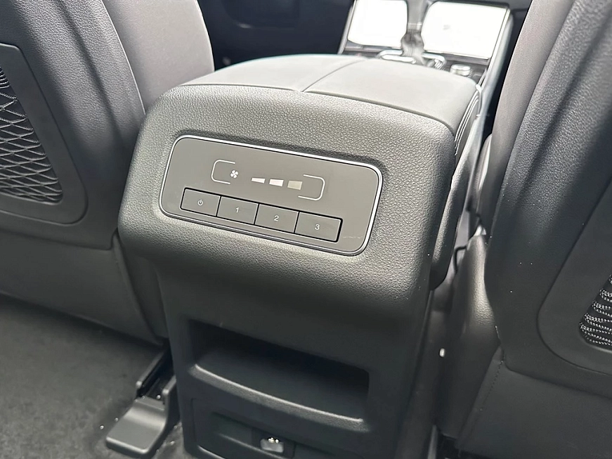 Dongfeng Fengon iX7 автопрокат